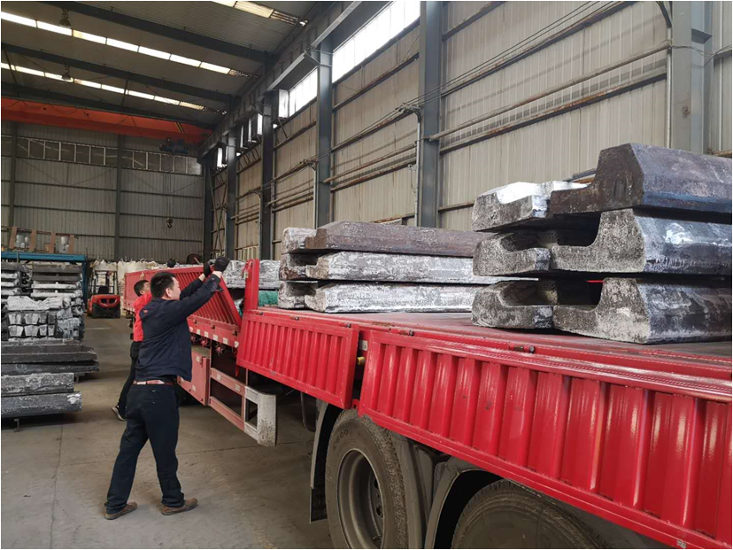 公司磨机衬板顺利发货